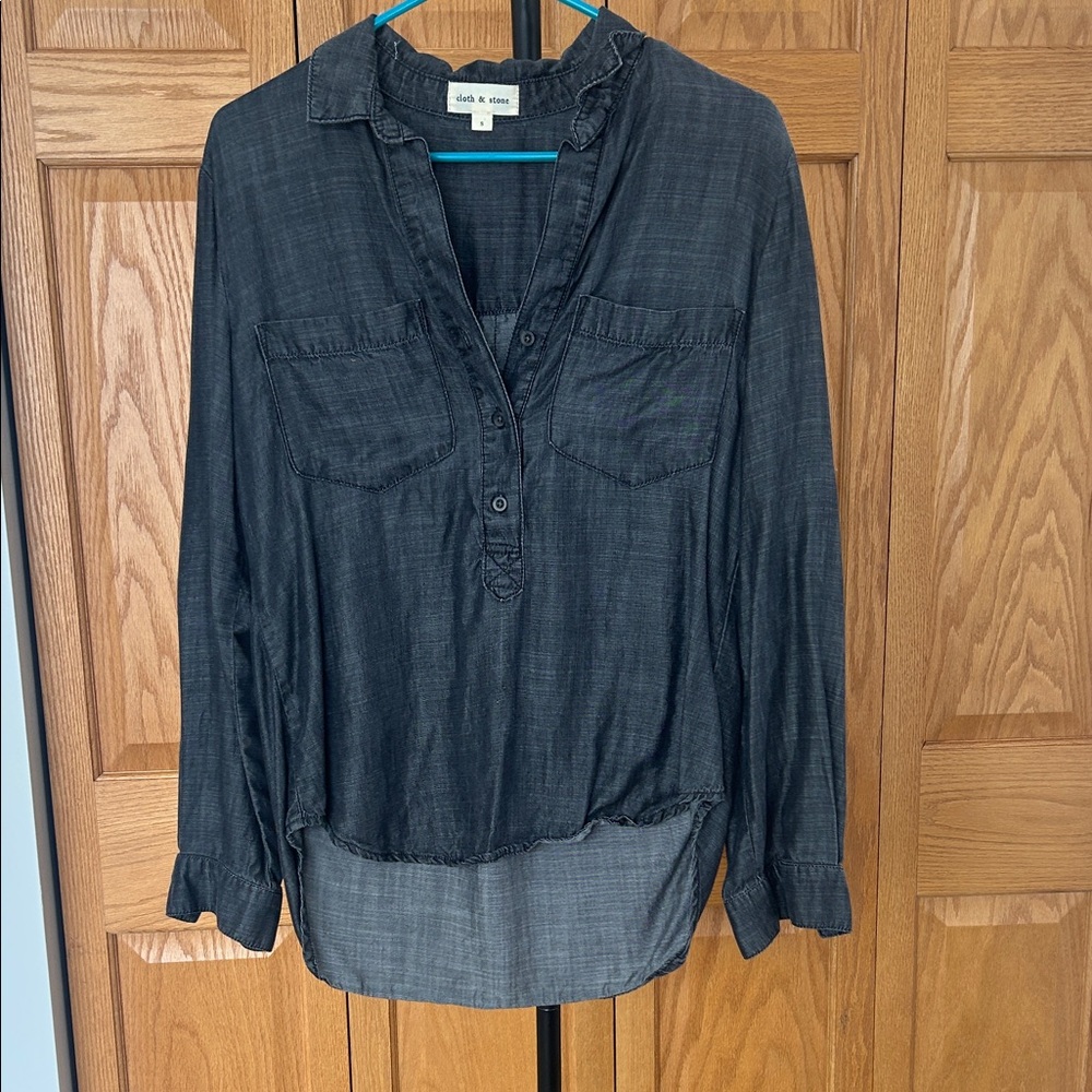 Cloth & Stone Charcoal Button Down Shirt